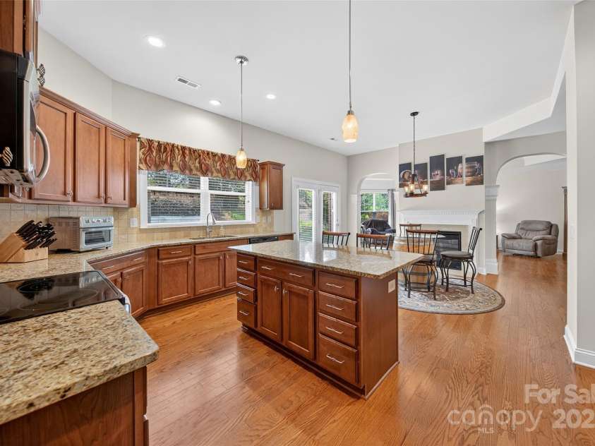 103 Glenholden Lane, Mooresville, NC 28115.  MLS# CAR4215000, YatesRealty ID 24280. Kitchen