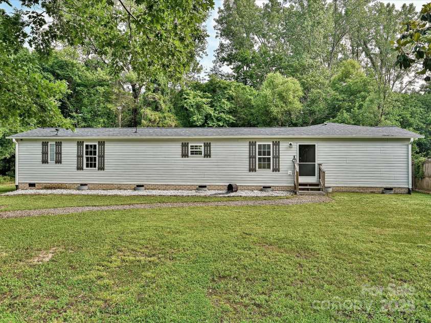 1140 Randall Court, Concord, NC 28025.  MLS# CAR4272357, YatesRealty ID 24281. 