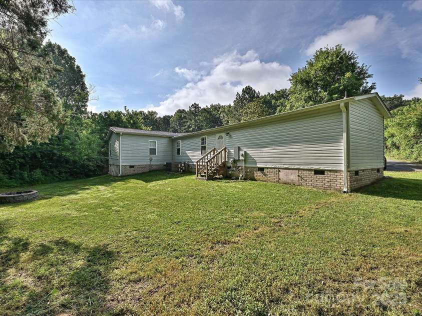 1140 Randall Court, Concord, NC 28025.  MLS# CAR4272357, YatesRealty ID 24281. 