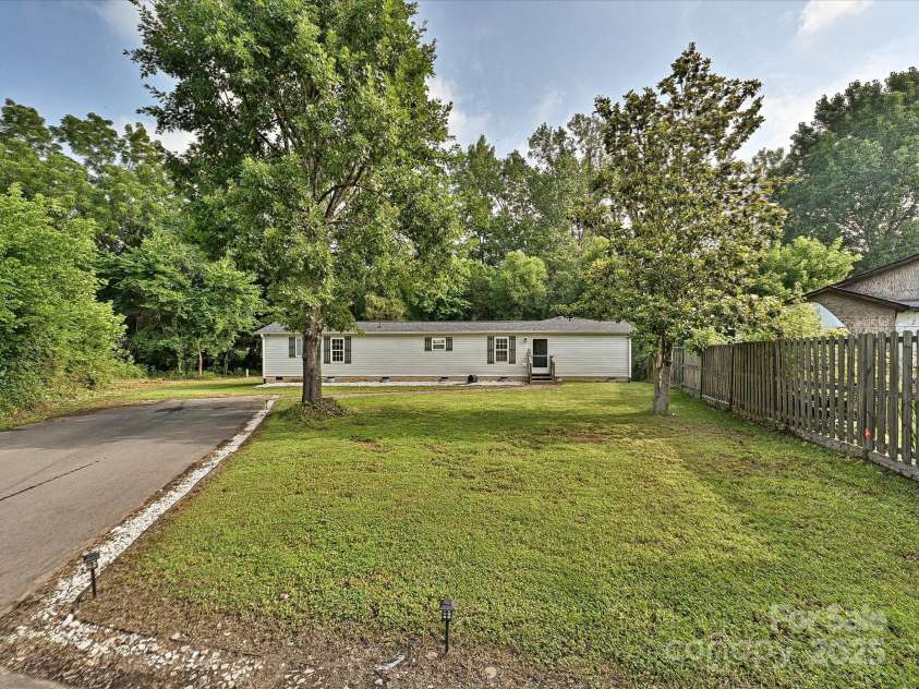 1140 Randall Court, Concord, NC 28025.  MLS# CAR4272357, YatesRealty ID 24281. 