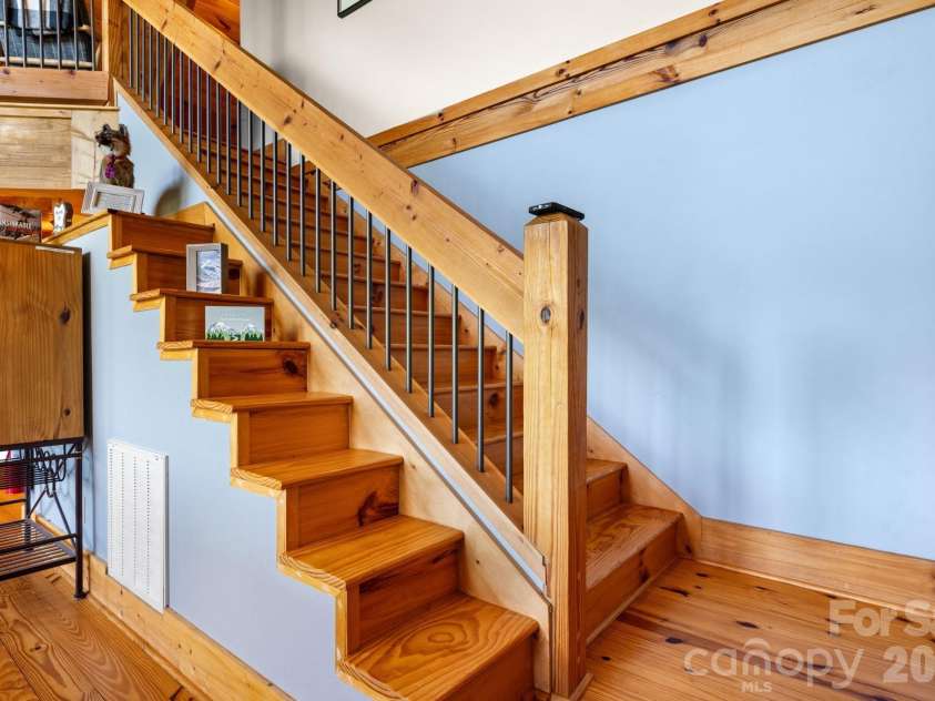 6749 Fire Crest Lane, Lenoir, NC 28645.  MLS# CAR4377295, YatesRealty ID 24281. Built-In Shelves - Main Floor