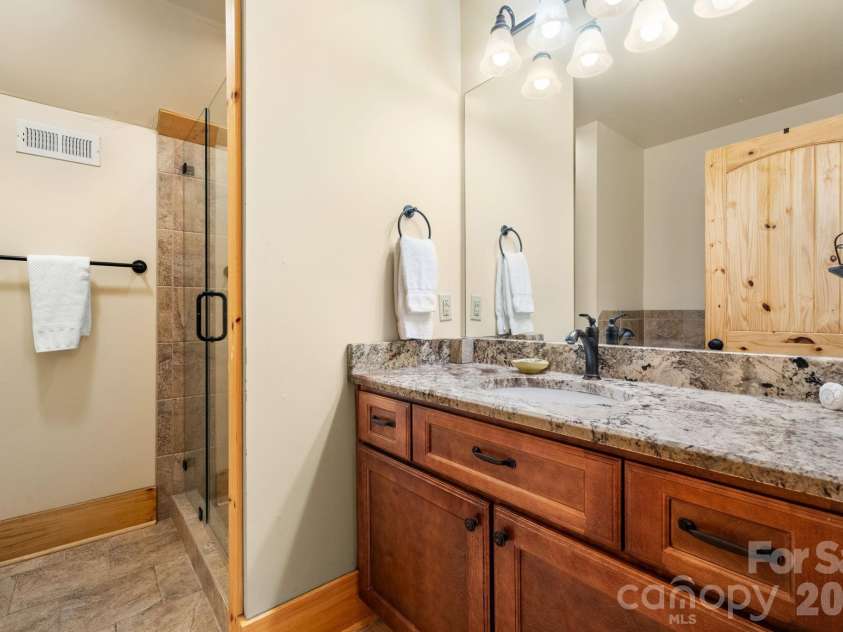 6749 Fire Crest Lane, Lenoir, NC 28645.  MLS# CAR4377295, YatesRealty ID 24281. Full Bath - Upper Level