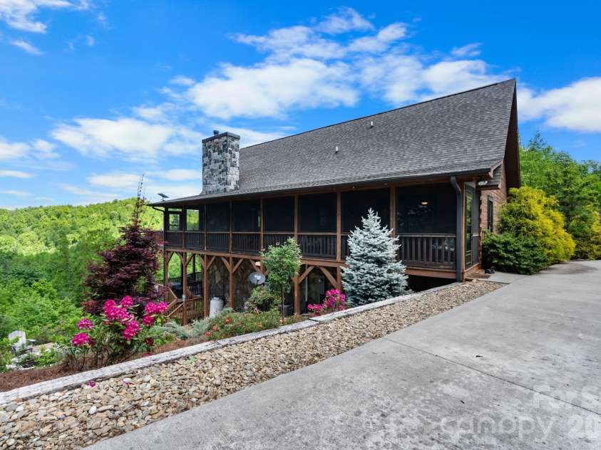 6749 Fire Crest Lane, Lenoir, NC 28645.  MLS# CAR4377295, YatesRealty ID 24281. Semi Circle Drive For Easy Loading & Entry