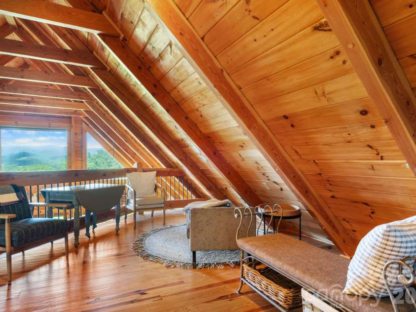 6749 Fire Crest Lane, Lenoir, NC 28645.  MLS# CAR4377295, YatesRealty ID 24281. Upper Loft