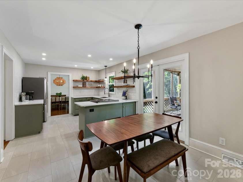 9912 Hanover Hollow Drive, Charlotte, NC 28210.  MLS# CAR4380529, YatesRealty ID 24283.  