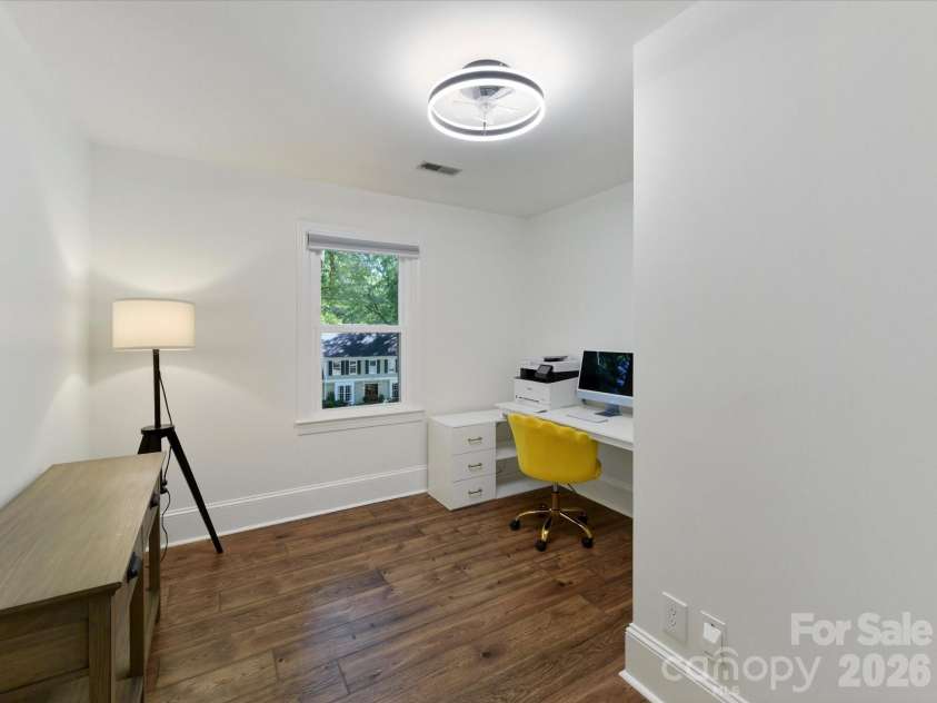9912 Hanover Hollow Drive, Charlotte, NC 28210.  MLS# CAR4380529, YatesRealty ID 24283. Second floor office/flex space. 