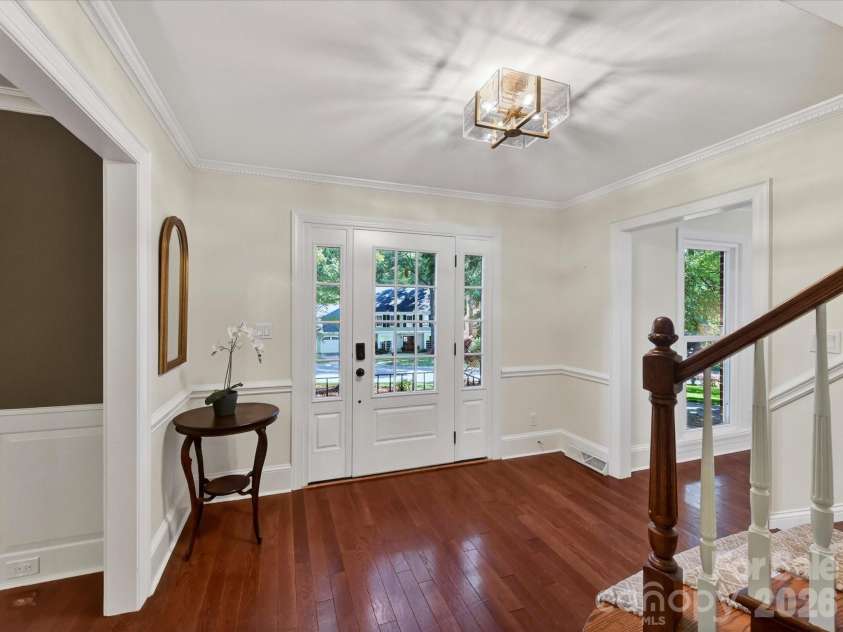 9912 Hanover Hollow Drive, Charlotte, NC 28210.  MLS# CAR4380529, YatesRealty ID 24283. Spacious entryway 