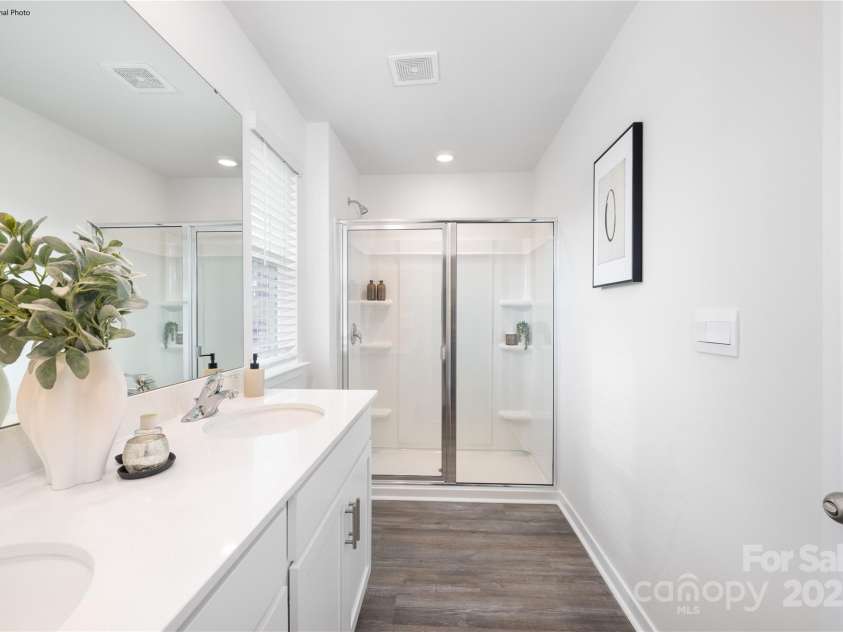 219 Parker Claire Lane, Kings Mountain, NC 28086.  MLS# CAR4271186, YatesRealty ID 24285. 