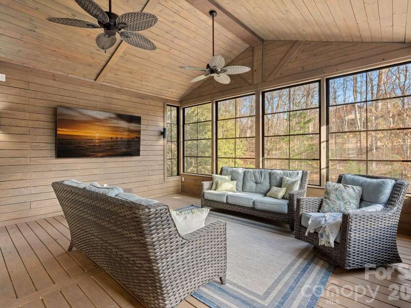 9927 Daufuskie Drive, Charlotte, NC 28278.  MLS# CAR4350655, YatesRealty ID 24285. 