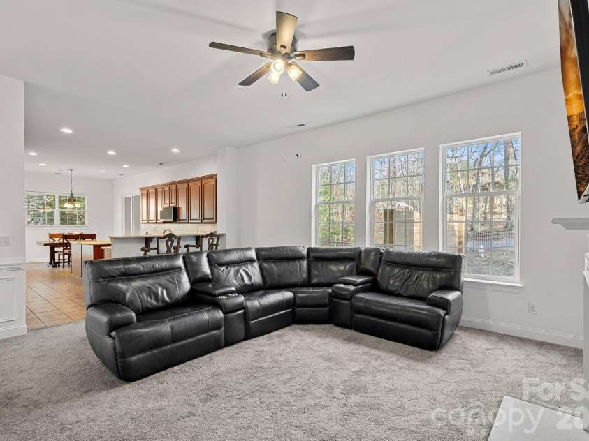 9927 Daufuskie Drive, Charlotte, NC 28278.  MLS# CAR4350655, YatesRealty ID 24285. 