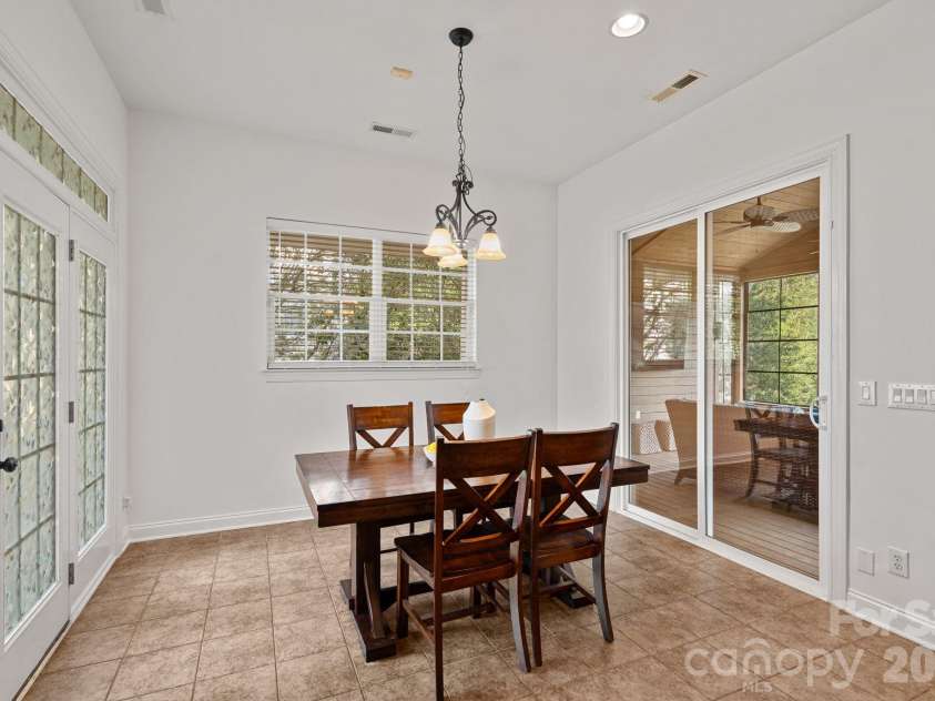 9927 Daufuskie Drive, Charlotte, NC 28278.  MLS# CAR4350655, YatesRealty ID 24285. 