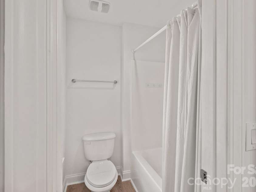 9927 Daufuskie Drive, Charlotte, NC 28278.  MLS# CAR4350655, YatesRealty ID 24285. 