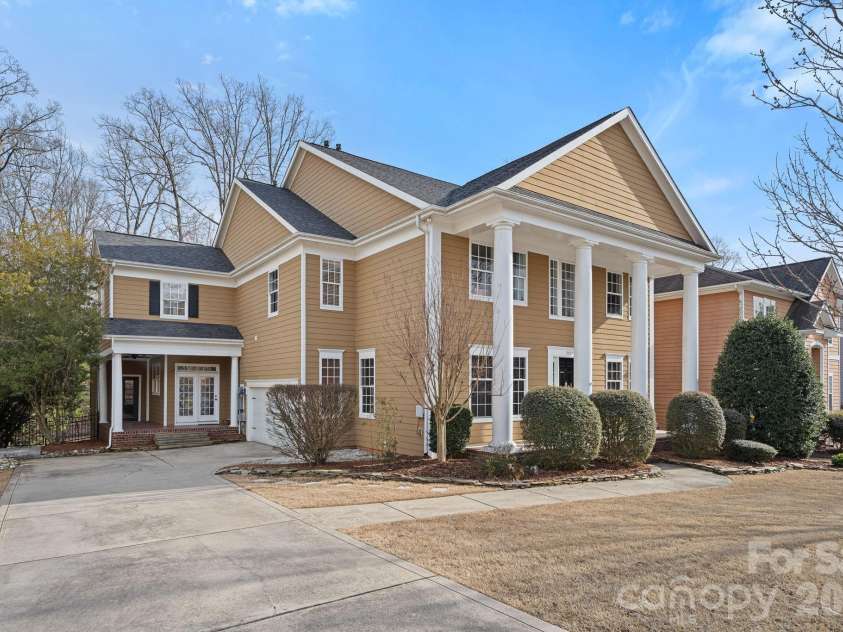 9927 Daufuskie Drive, Charlotte, NC 28278.  MLS# CAR4350655, YatesRealty ID 24285. 
