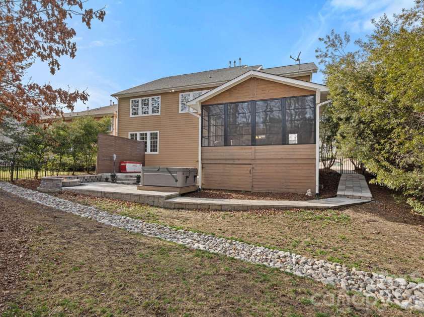 9927 Daufuskie Drive, Charlotte, NC 28278.  MLS# CAR4350655, YatesRealty ID 24285. 