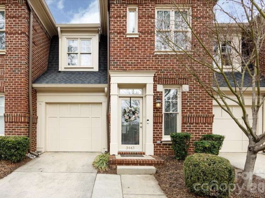 3443 Slope Lane, Charlotte, NC 28209.  MLS# CAR4376974, YatesRealty ID 24286. 