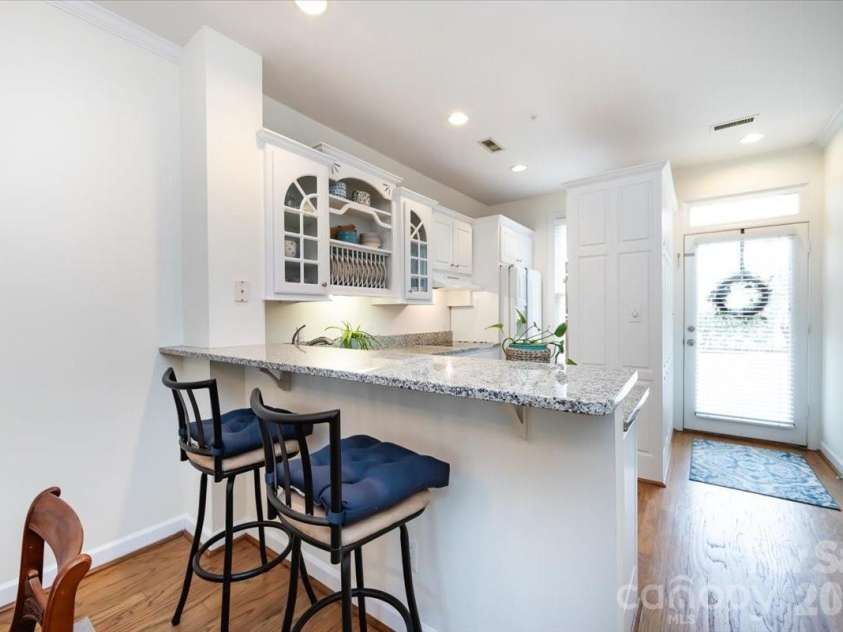 3443 Slope Lane, Charlotte, NC 28209.  MLS# CAR4376974, YatesRealty ID 24286. 
