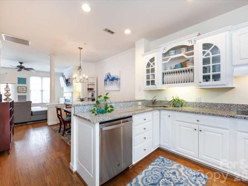 3443 Slope Lane, Charlotte, NC 28209.  MLS# CAR4376974, YatesRealty ID 24286. 