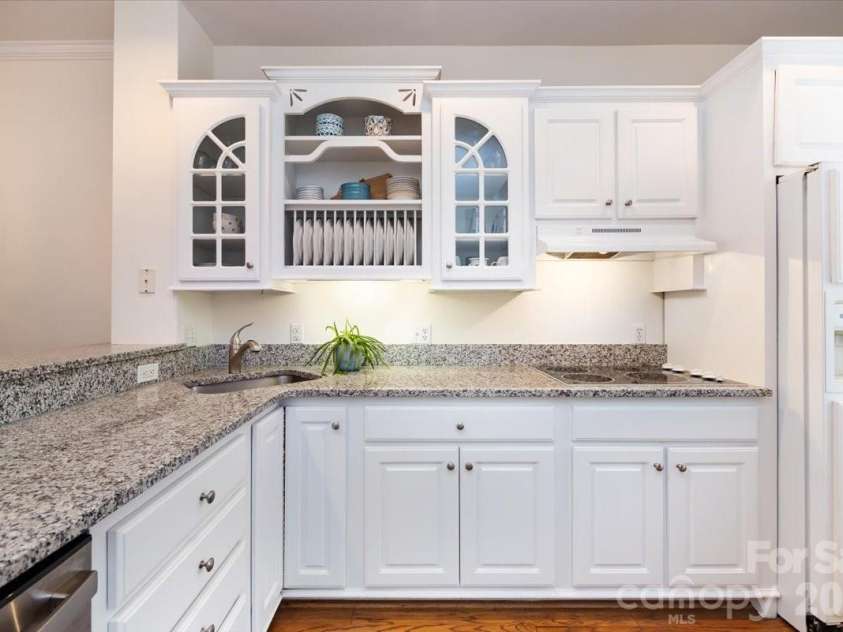 3443 Slope Lane, Charlotte, NC 28209.  MLS# CAR4376974, YatesRealty ID 24286. 