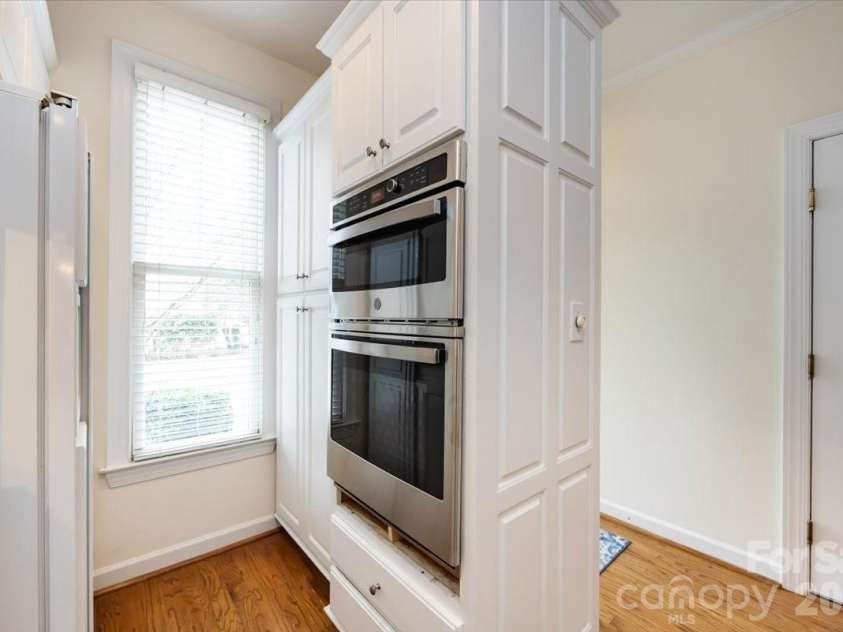 3443 Slope Lane, Charlotte, NC 28209.  MLS# CAR4376974, YatesRealty ID 24286. 