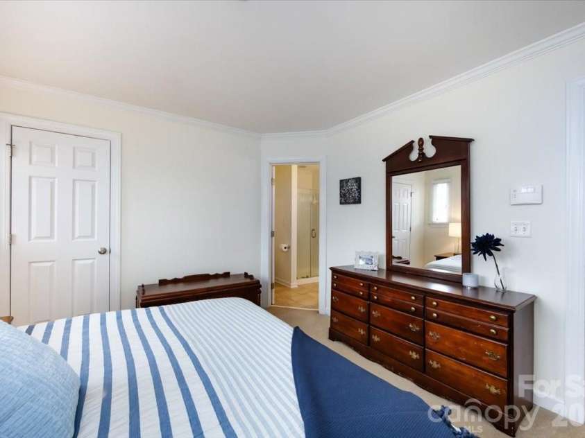 3443 Slope Lane, Charlotte, NC 28209.  MLS# CAR4376974, YatesRealty ID 24286. 