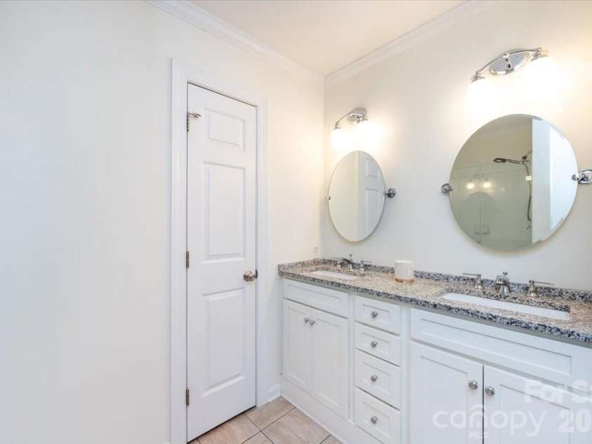 3443 Slope Lane, Charlotte, NC 28209.  MLS# CAR4376974, YatesRealty ID 24286. 
