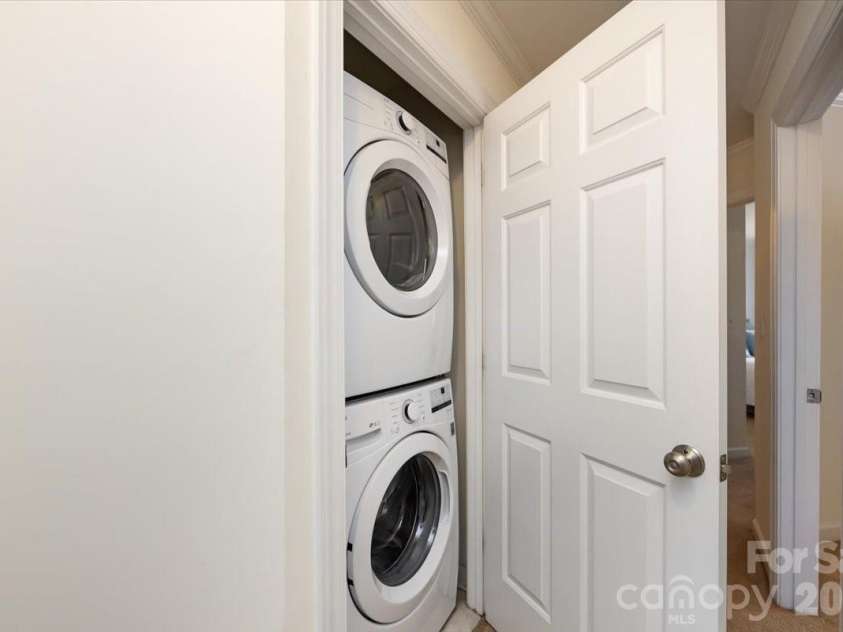 3443 Slope Lane, Charlotte, NC 28209.  MLS# CAR4376974, YatesRealty ID 24286. 
