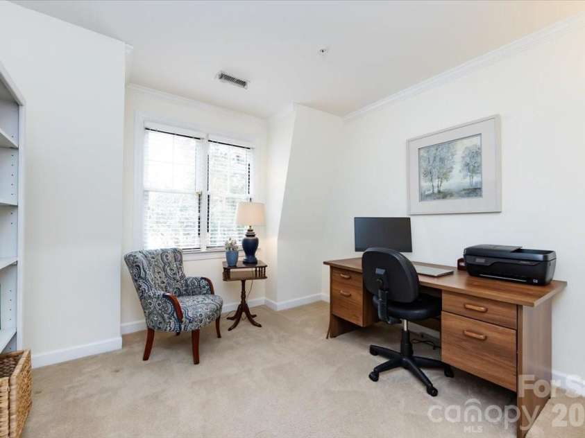 3443 Slope Lane, Charlotte, NC 28209.  MLS# CAR4376974, YatesRealty ID 24286. 