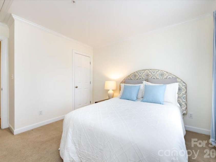 3443 Slope Lane, Charlotte, NC 28209.  MLS# CAR4376974, YatesRealty ID 24286. 