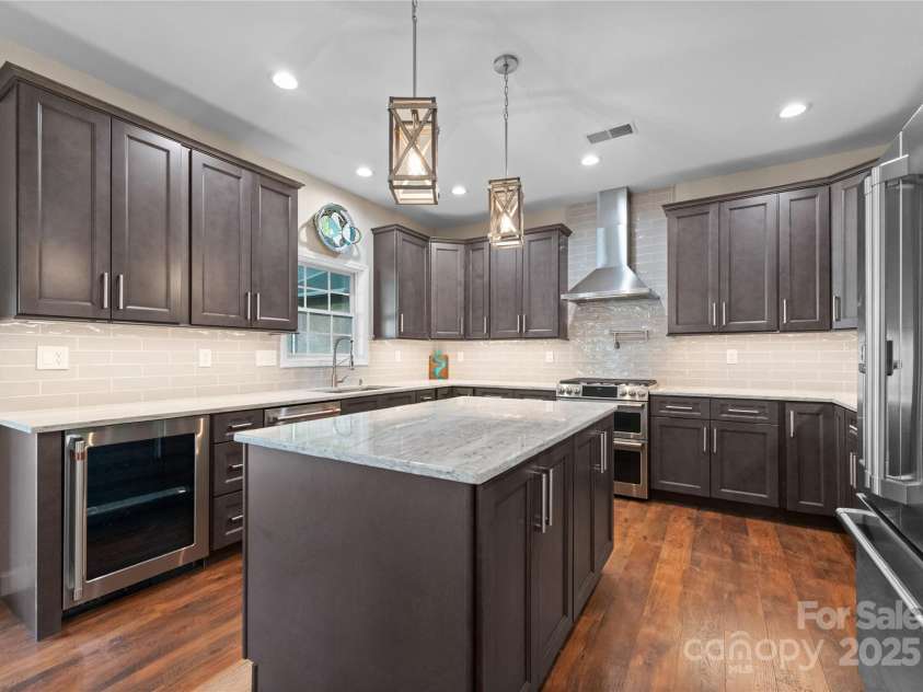 112 Steeplechase Avenue, Mooresville, NC 28117.  MLS# CAR4273207, YatesRealty ID 24287. Kitchen