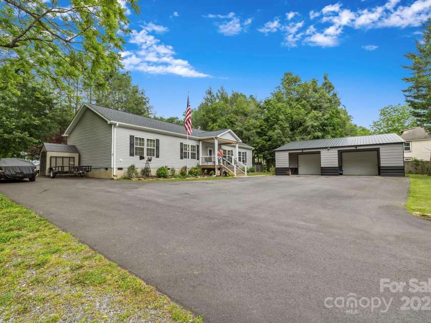 381 Old US 70 Hwy Highway, Black Mountain, NC 28711.  MLS# CAR4268513, YatesRealty ID 24288. 