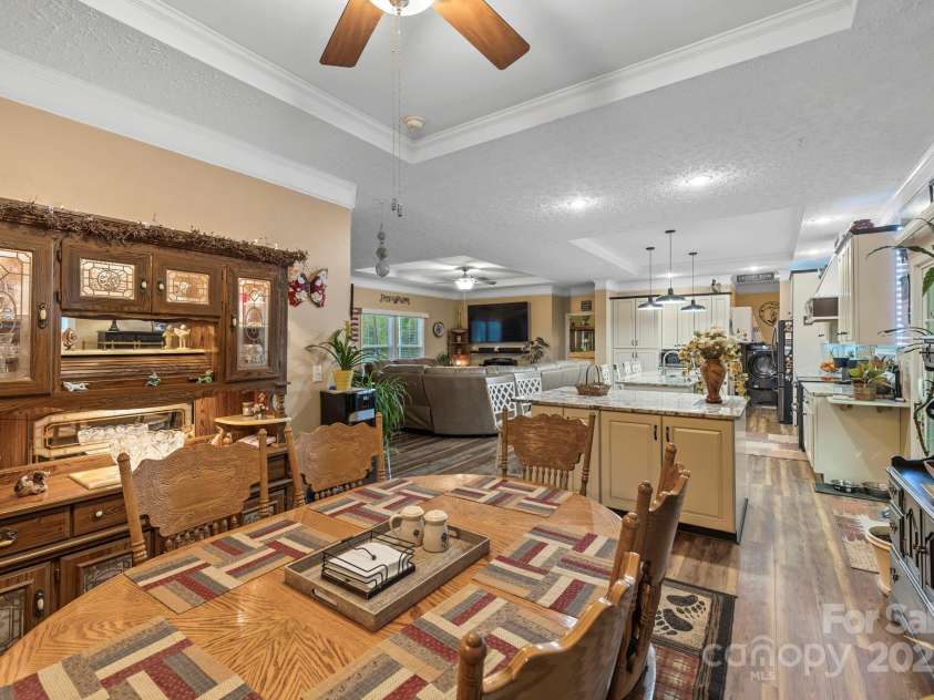381 Old US 70 Hwy Highway, Black Mountain, NC 28711.  MLS# CAR4268513, YatesRealty ID 24288. 