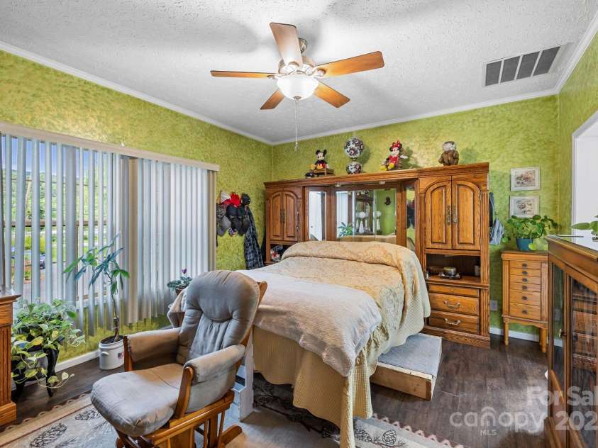 381 Old US 70 Hwy Highway, Black Mountain, NC 28711.  MLS# CAR4268513, YatesRealty ID 24288. 