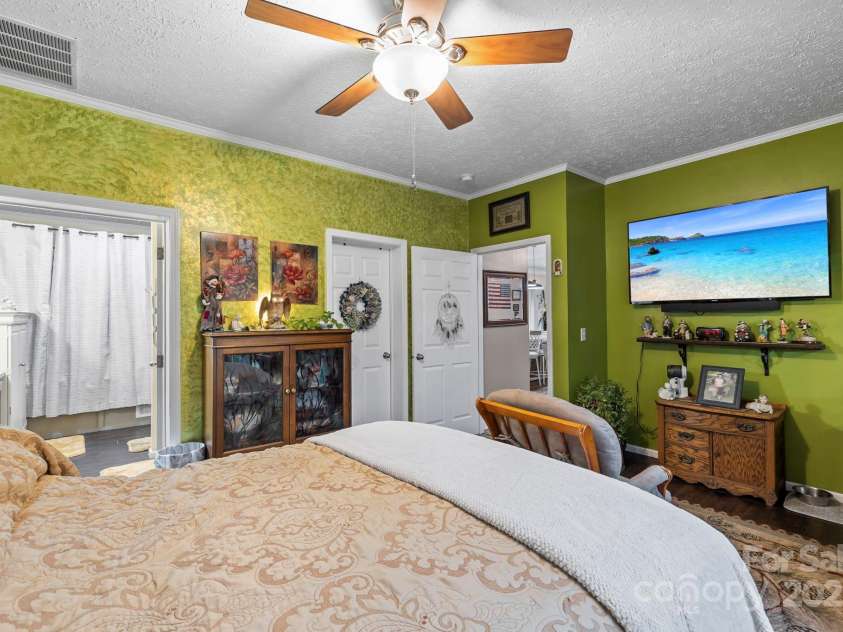 381 Old US 70 Hwy Highway, Black Mountain, NC 28711.  MLS# CAR4268513, YatesRealty ID 24288. 