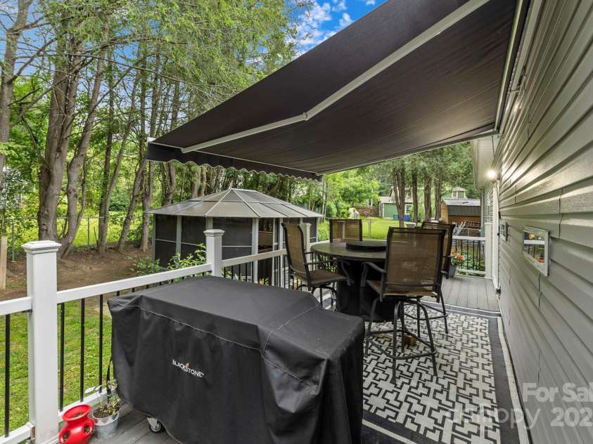 381 Old US 70 Hwy Highway, Black Mountain, NC 28711.  MLS# CAR4268513, YatesRealty ID 24288. 