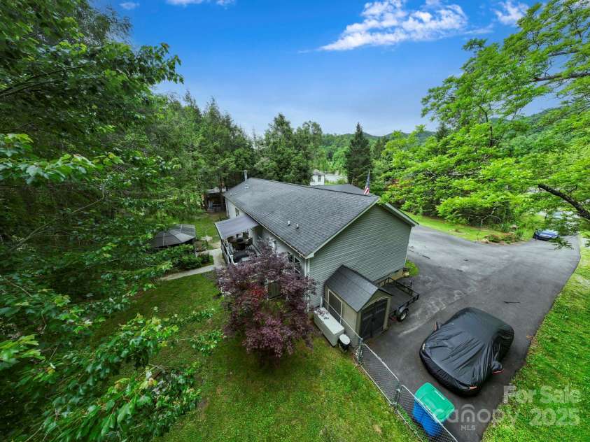 381 Old US 70 Hwy Highway, Black Mountain, NC 28711.  MLS# CAR4268513, YatesRealty ID 24288. 