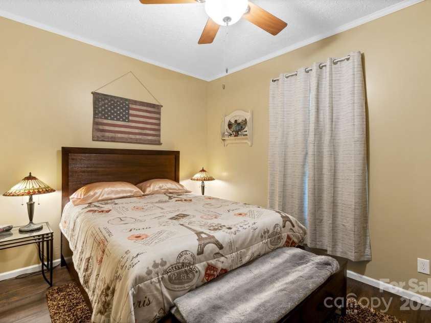 381 Old US 70 Hwy Highway, Black Mountain, NC 28711.  MLS# CAR4268513, YatesRealty ID 24288. 