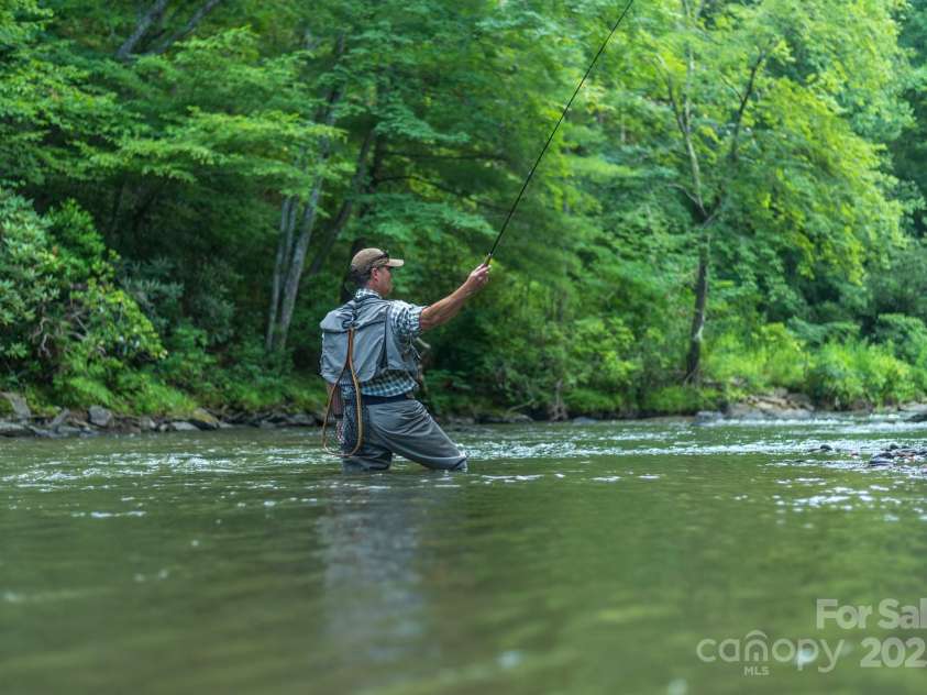193 Falls View Drive, Lake Toxaway, NC 28747.  MLS# CAR4267831, YatesRealty ID 24289. Fly fish the nearby rivers