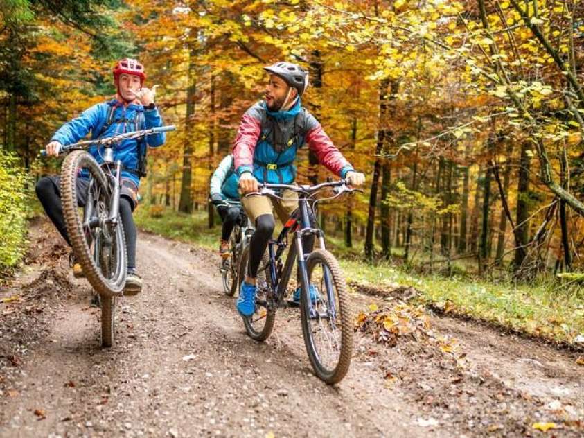 193 Falls View Drive, Lake Toxaway, NC 28747.  MLS# CAR4267831, YatesRealty ID 24289. Shred the popular mountain biking trails