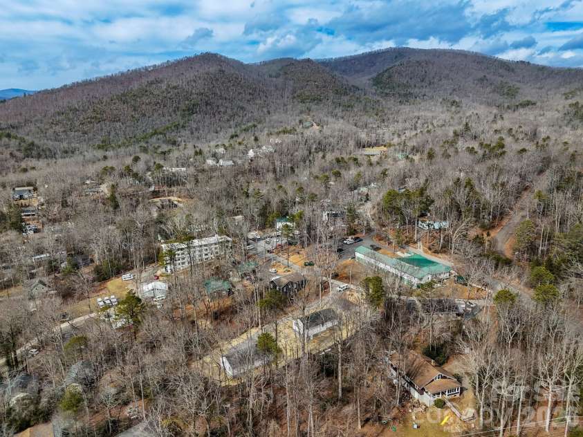 14 Knox Road, Black Mountain, NC 28711.  MLS# CAR4327313, YatesRealty ID 2429. 
