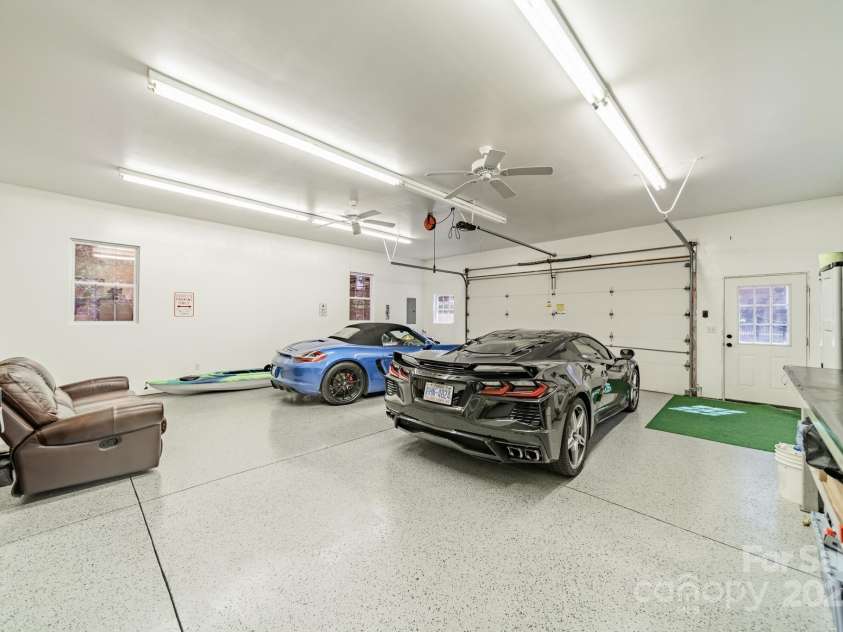 143 Shoreview Drive, Mooresville, NC 28117.  MLS# CAR4226805, YatesRealty ID 2429. 