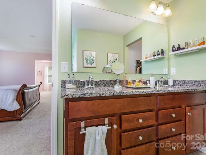 2107 Atwell Glen Lane, Pineville, NC 28134.  MLS# CAR4301478, YatesRealty ID 2429. 