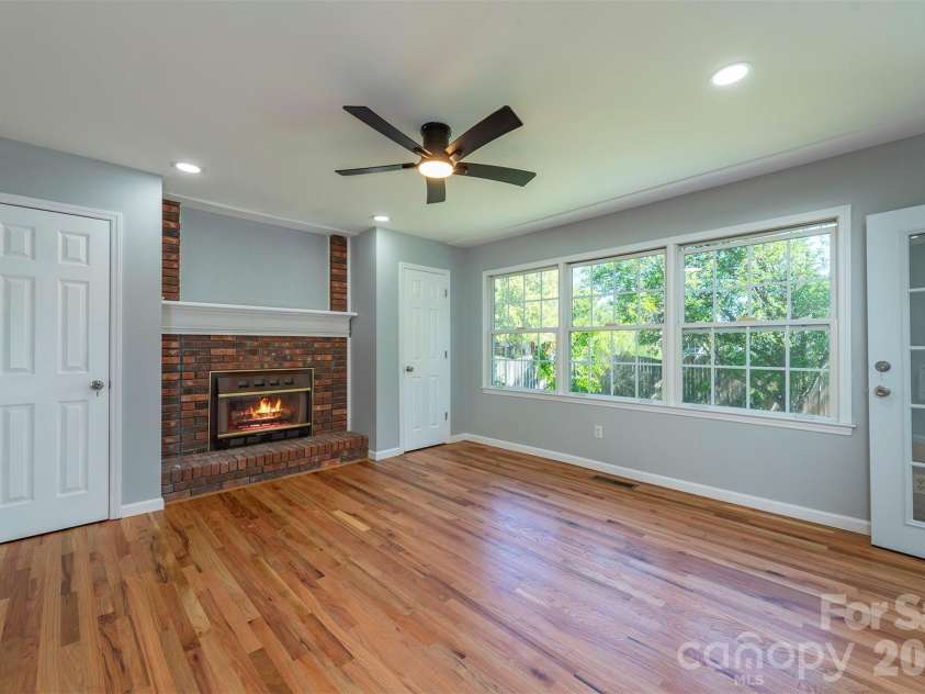 23 Westmont Drive, Asheville, NC 28806.  MLS# CAR4371599, YatesRealty ID 24290. 