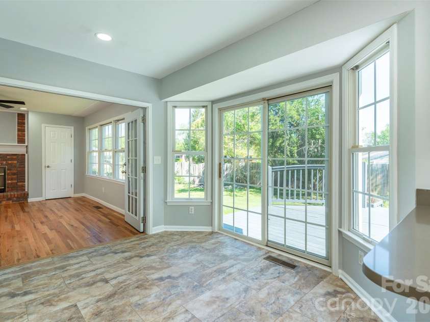 23 Westmont Drive, Asheville, NC 28806.  MLS# CAR4371599, YatesRealty ID 24290. 