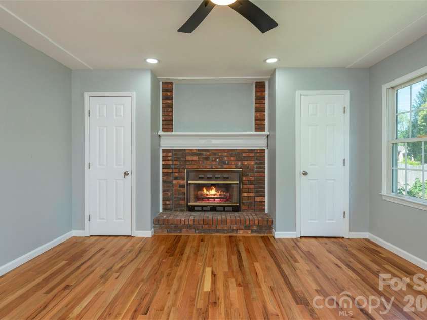 23 Westmont Drive, Asheville, NC 28806.  MLS# CAR4371599, YatesRealty ID 24290. 