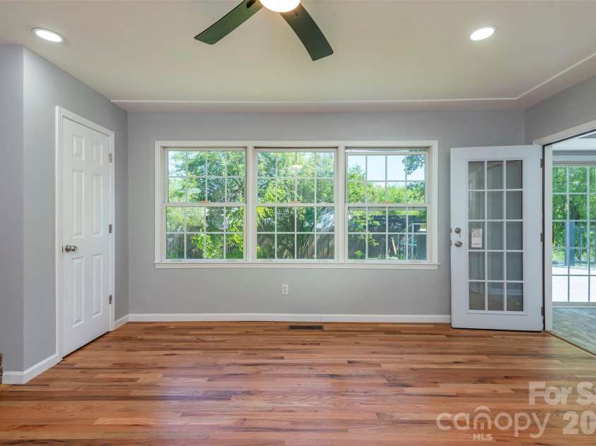 23 Westmont Drive, Asheville, NC 28806.  MLS# CAR4371599, YatesRealty ID 24290. 