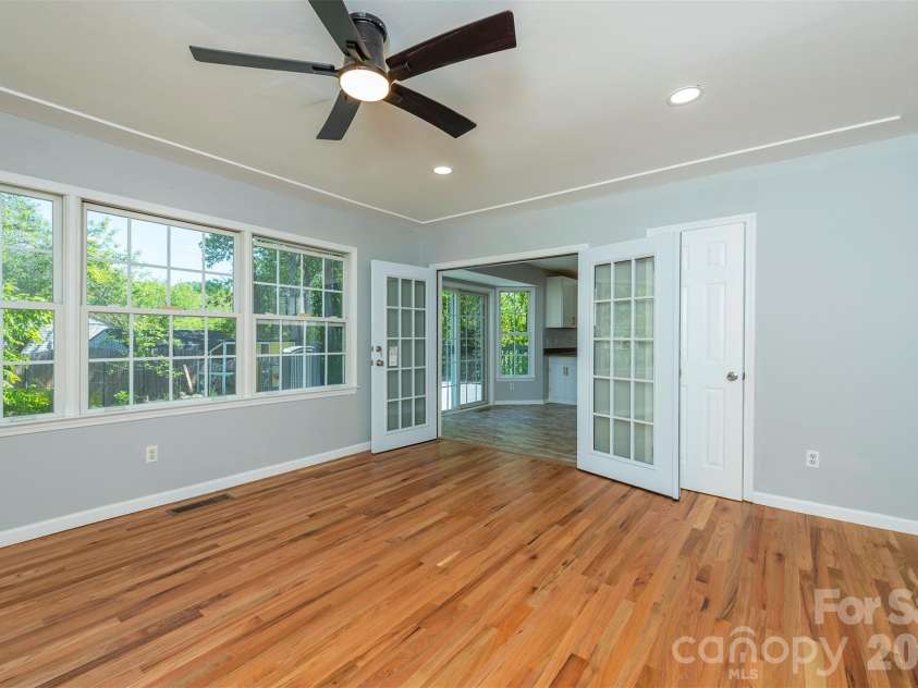 23 Westmont Drive, Asheville, NC 28806.  MLS# CAR4371599, YatesRealty ID 24290. 
