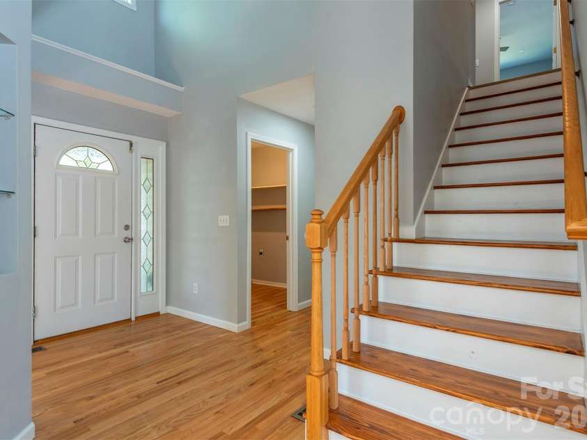 23 Westmont Drive, Asheville, NC 28806.  MLS# CAR4371599, YatesRealty ID 24290. 