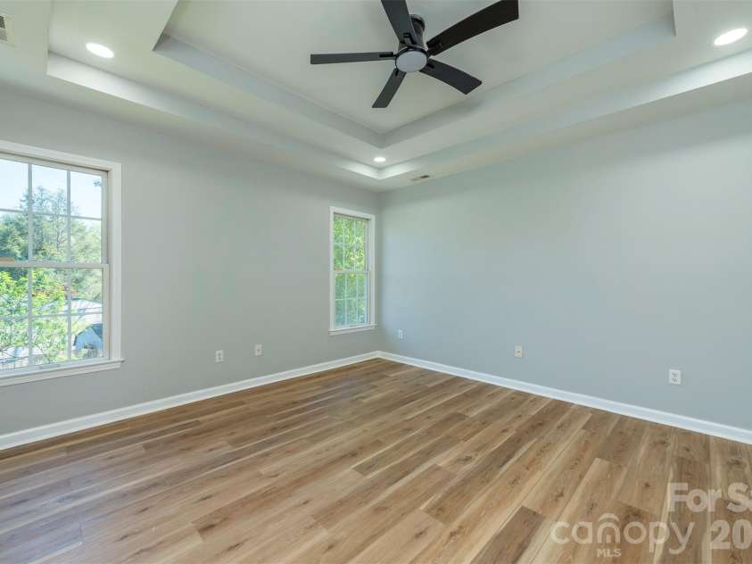 23 Westmont Drive, Asheville, NC 28806.  MLS# CAR4371599, YatesRealty ID 24290. 