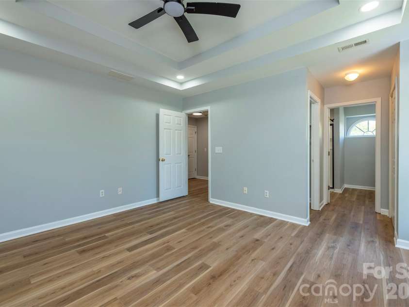23 Westmont Drive, Asheville, NC 28806.  MLS# CAR4371599, YatesRealty ID 24290. 