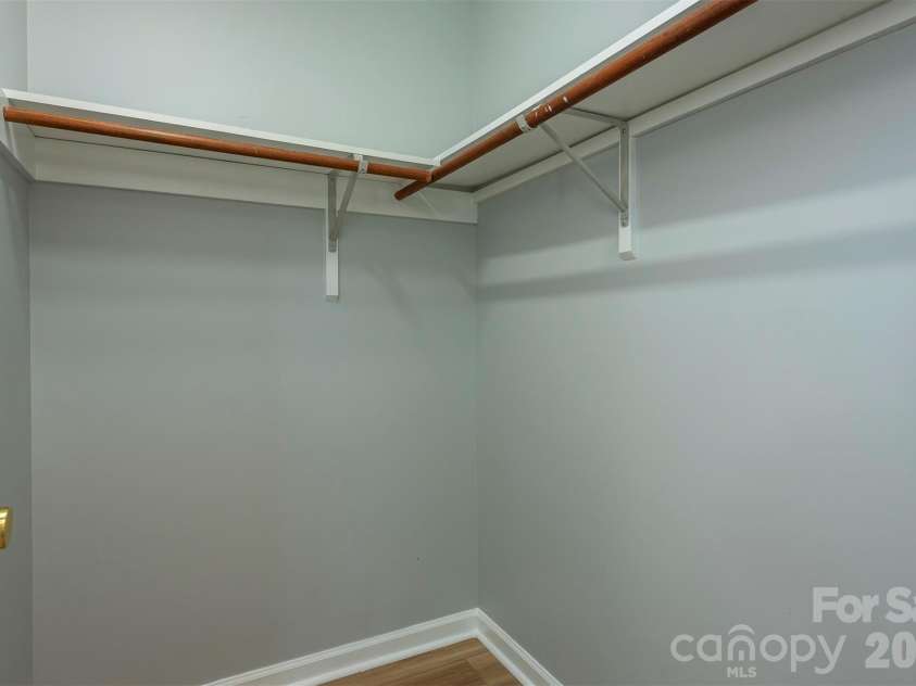 23 Westmont Drive, Asheville, NC 28806.  MLS# CAR4371599, YatesRealty ID 24290. 